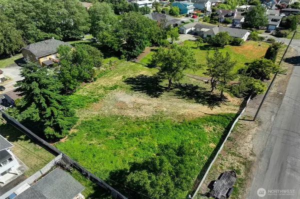 64 XX 32nd AVE S, Seattle, WA 98118