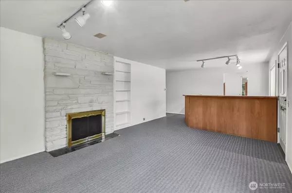 Edmonds, WA 98026,7523 220th ST SW