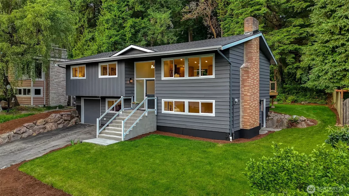 Lake Forest Park, WA 98155,19208 38th PL NE