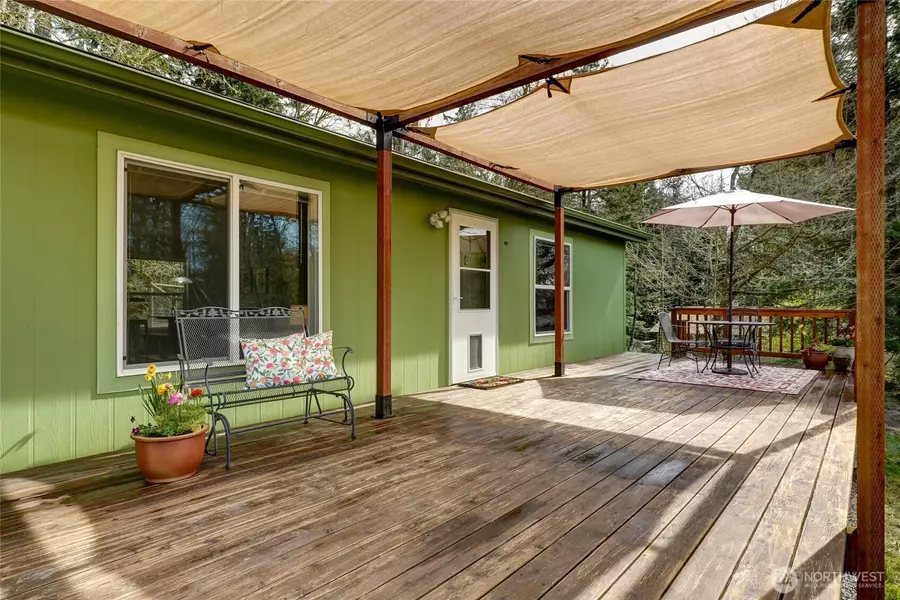 13707 SW 244th ST, Vashon, WA 98070