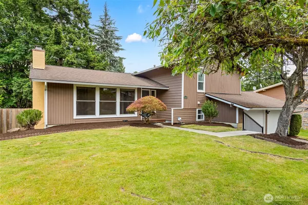 14208 NE 73rd ST, Redmond, WA 98052
