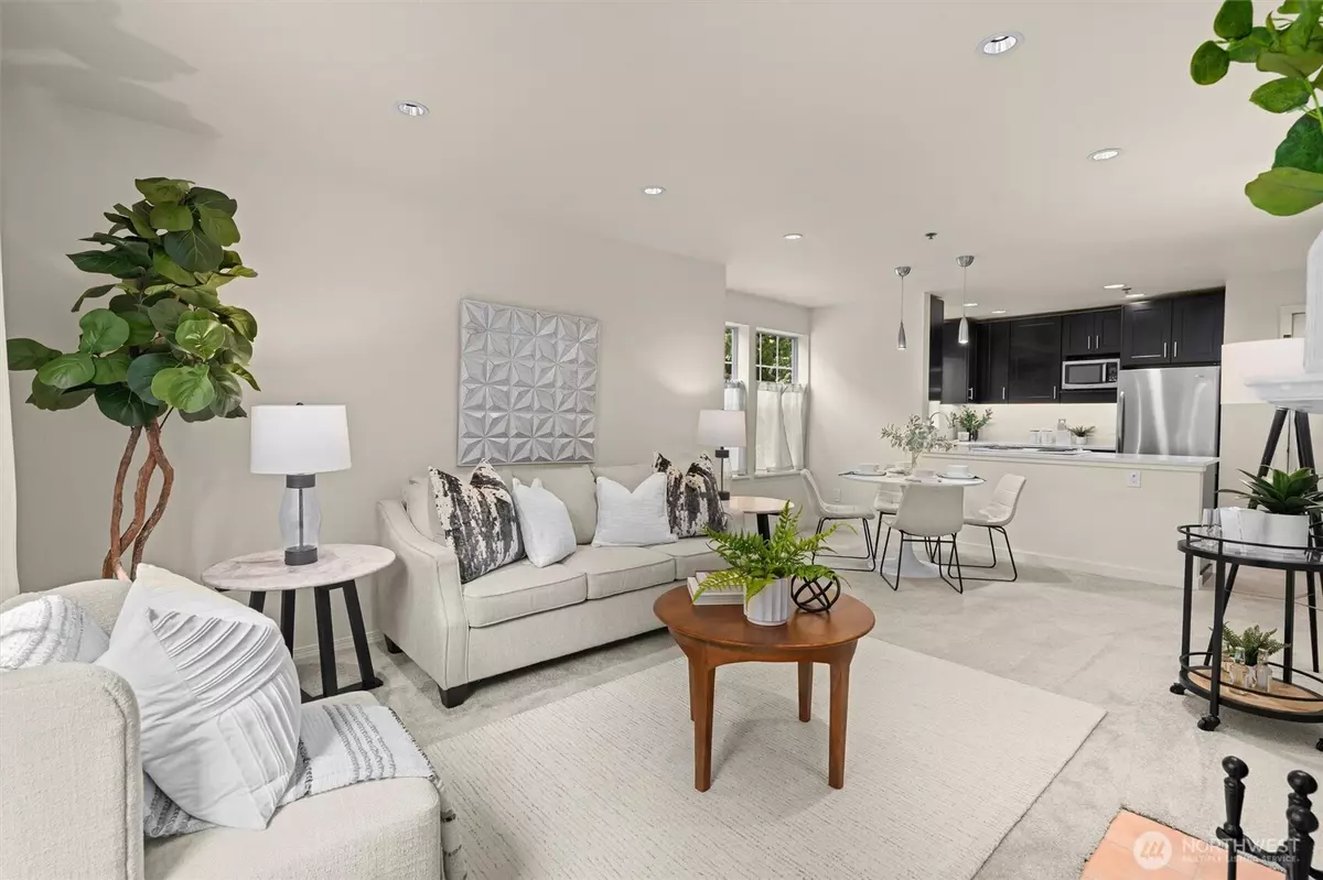 Bellevue, WA 98005,2540 118th AVE SE #202