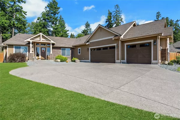 167 Mountain Crest LN, Eatonville, WA 98328