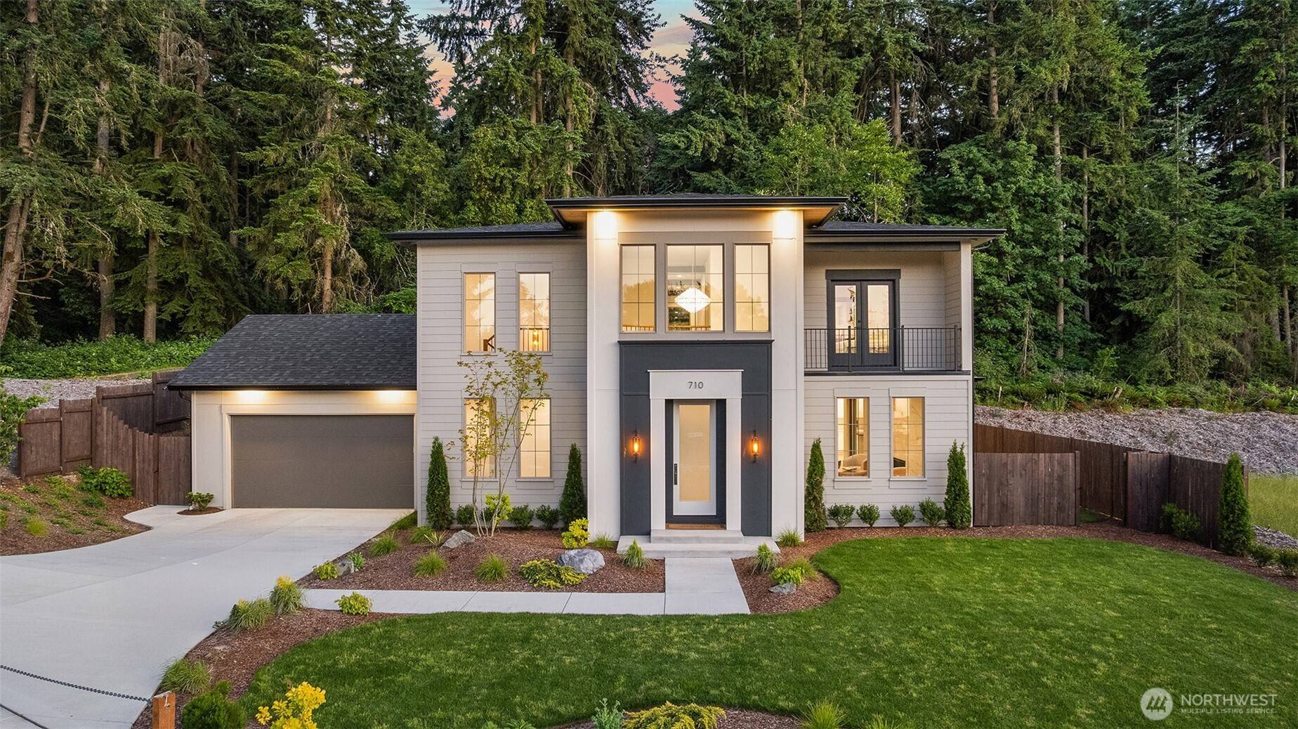 710 Chris David DR, Steilacoom, WA 98388