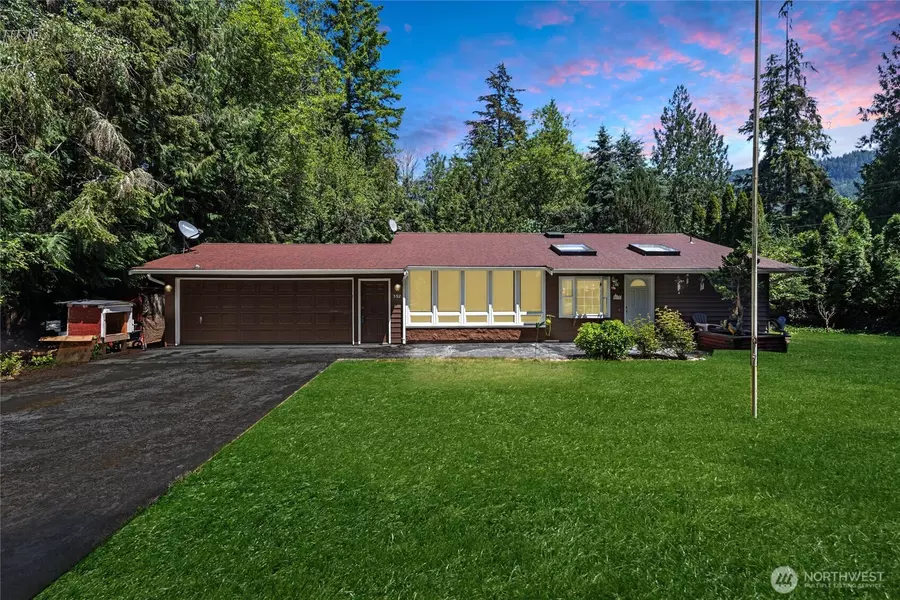 592 Sprague Valley DR, Maple Falls, WA 98266