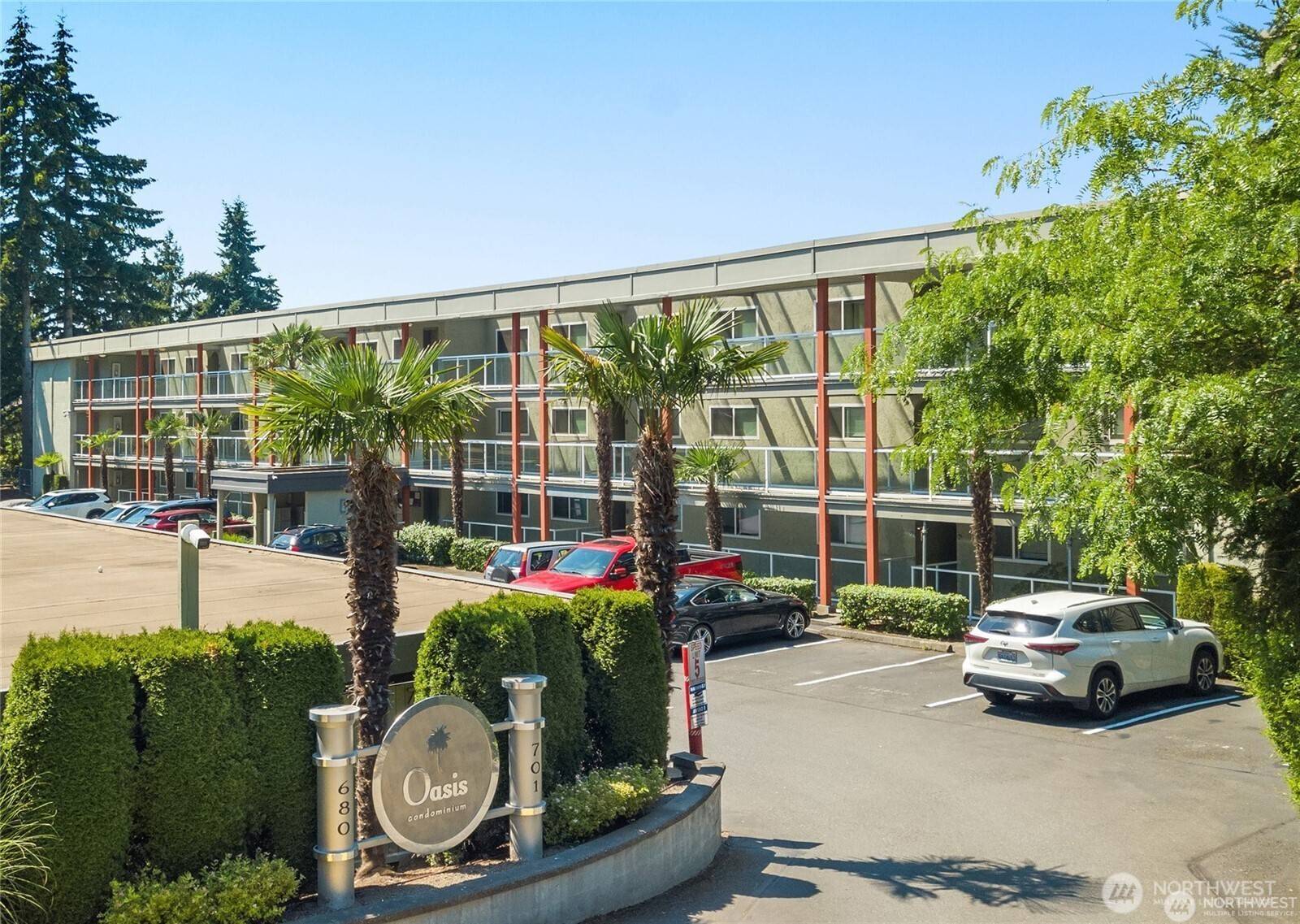 701 122nd AVE NE #102, Bellevue, WA 98005