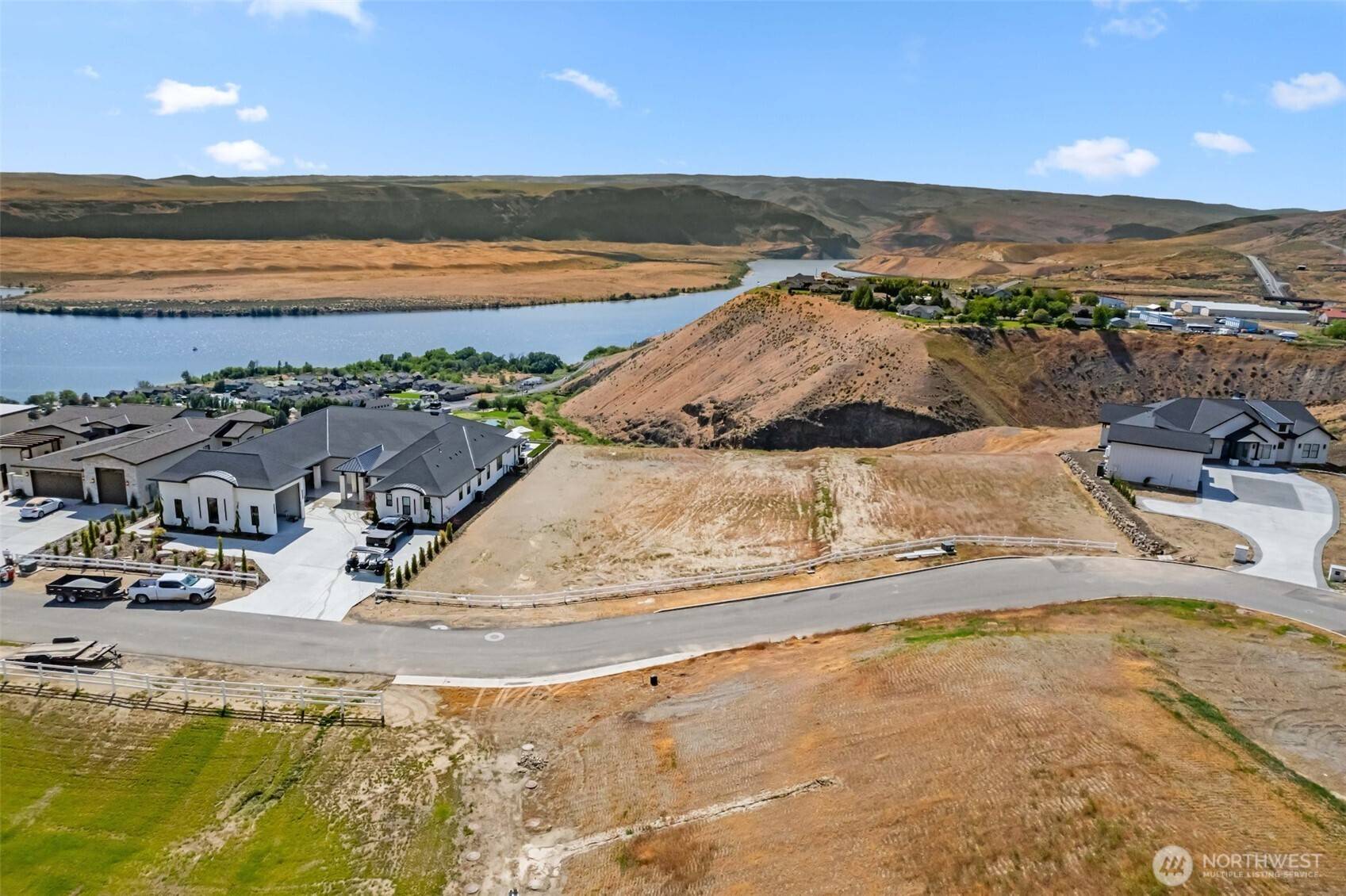 9647 Ridgeview DR NW, Quincy, WA 98848