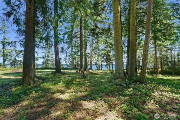 2515 Bretland RD, Camano Island, WA 98282