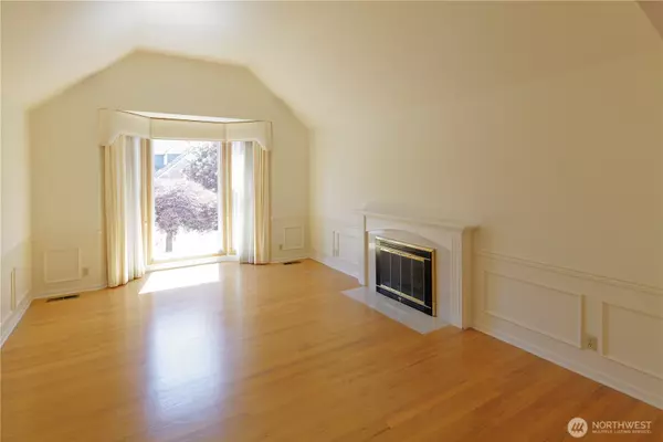 Bellevue, WA 98006,13920 SE 64th ST