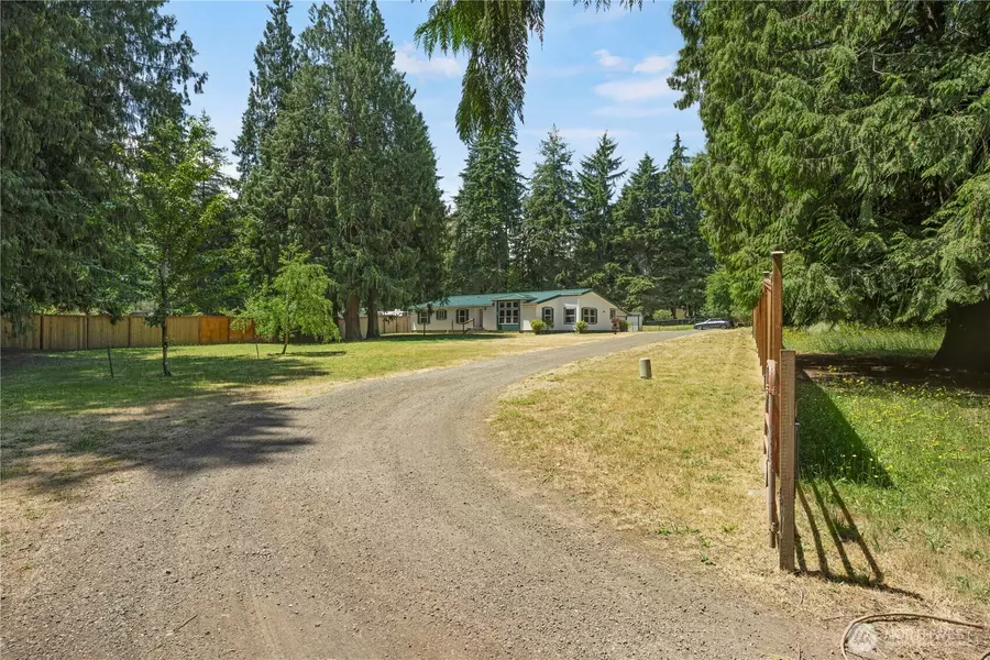 1402 Sitterly PL E, Port Orchard, WA 98366