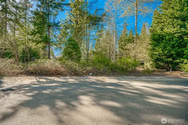 Blaine, WA 98230,8647 Great Horned Owl LN