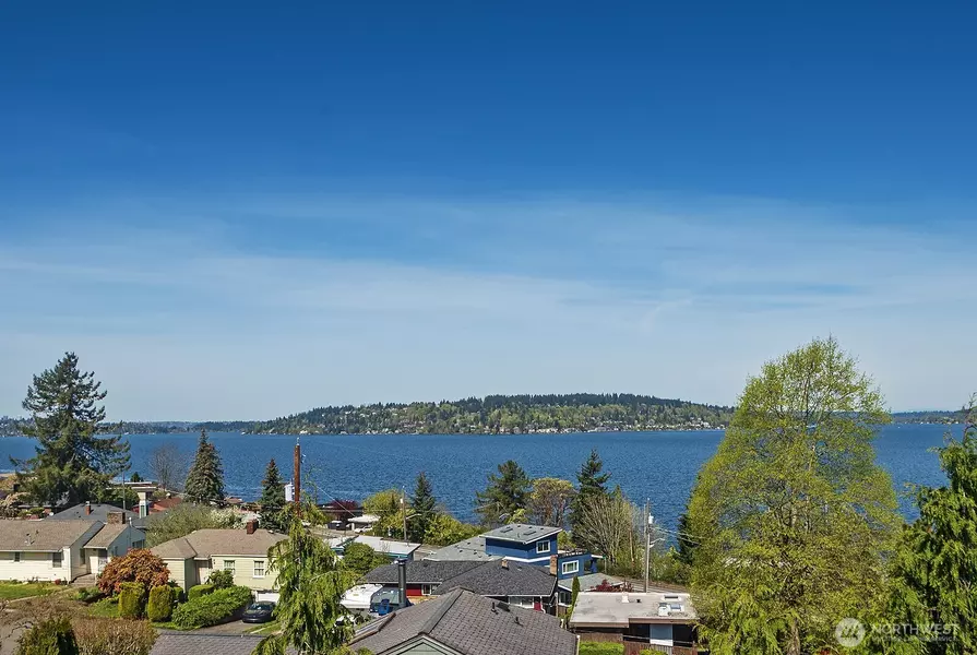 8536 S 114th ST, Seattle, WA 98178