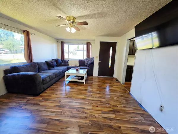 Elma, WA 98541,119 N 16th ST