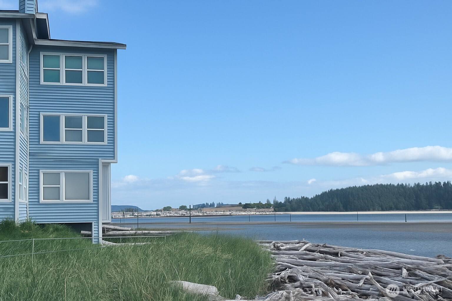 651 SE Bayshore DR #B104, Oak Harbor, WA 98277