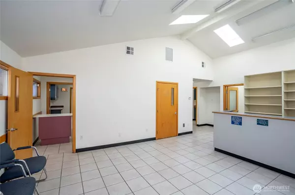 Tacoma, WA 98406,5916 6th AVE