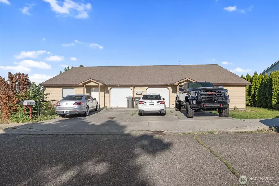 1105 S Olympia PL, Kennewick, WA 99337