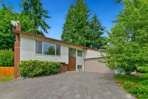 12512 SE 70th ST, Newcastle, WA 98056