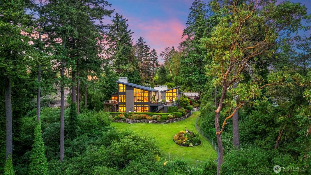 182 Island BLVD, Fox Island, WA 98333