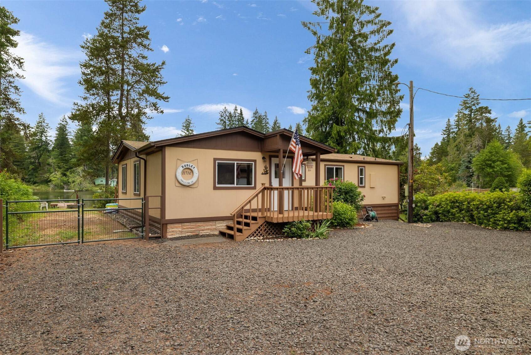 1171 E Trails End DR, Belfair, WA 98528