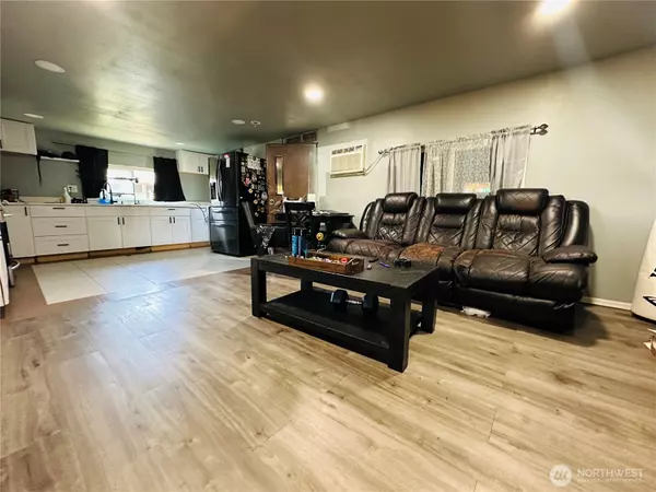 Kent, WA 98032,24500 Russell RD #60
