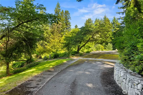 Shoreline, WA 98177,105 NW Highland DR