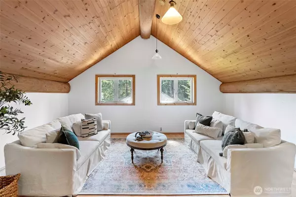 15822 Peacock Hill AVE NW, Gig Harbor, WA 98332
