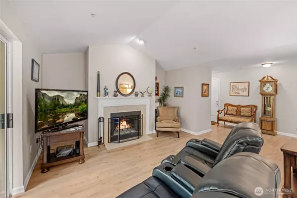 23303 Cedar WAY #T201, Mountlake Terrace, WA 98043