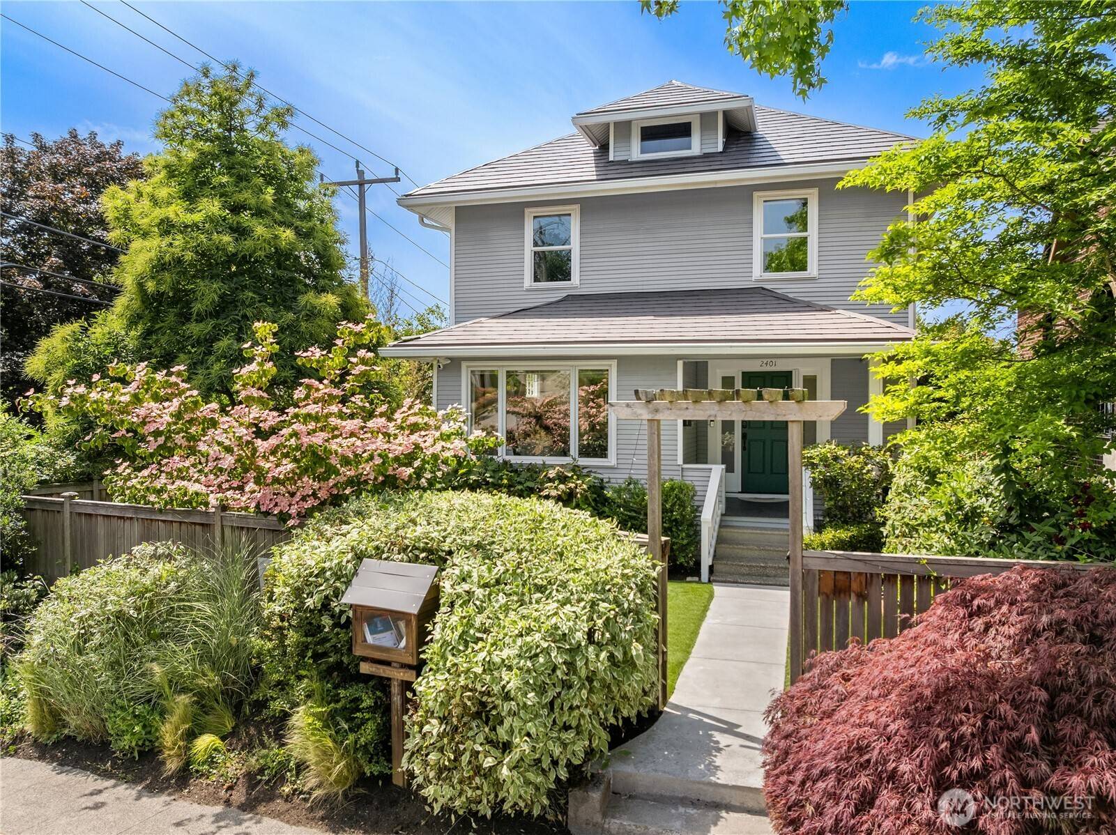 2401 10th AVE W, Seattle, WA 98119