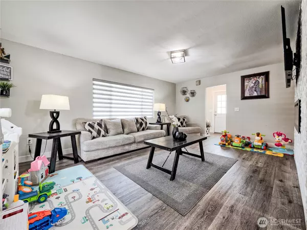 Roy, WA 98580,404 Nixon ST S