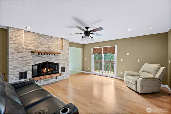 Lakewood, WA 98499,6718 76th ST W