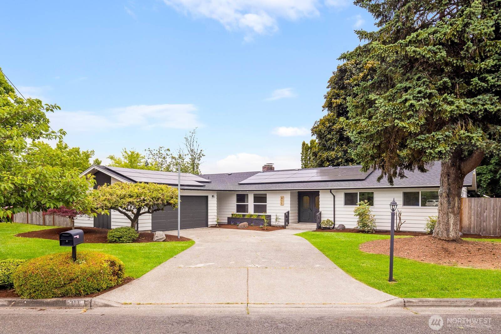 811 18th ST SW, Puyallup, WA 98371