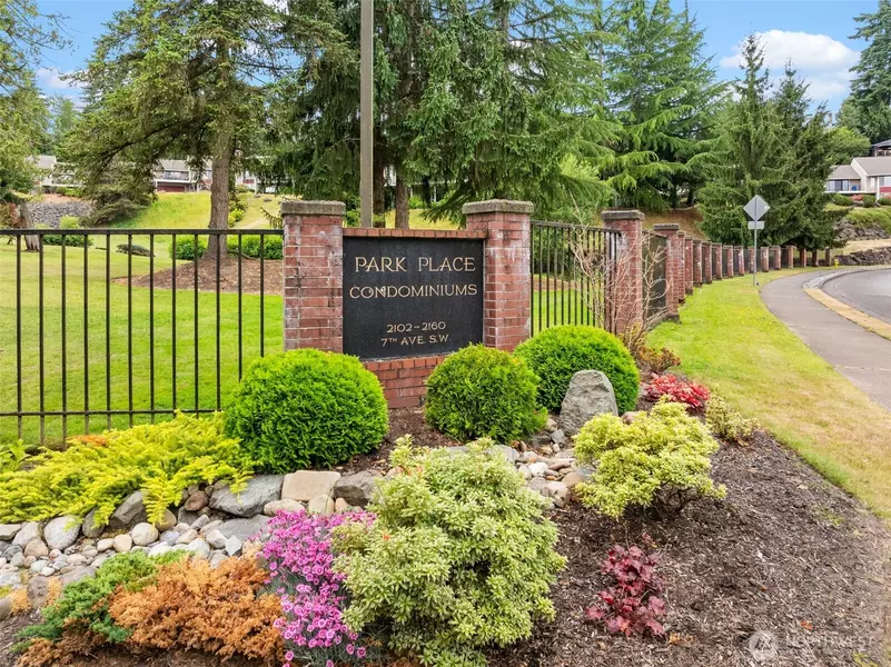 2104 7th AVE SW, Puyallup, WA 98371