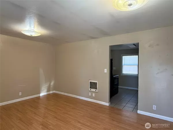 Moses Lake, WA 98837,1131 1133 W Ivy AVE