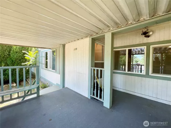 Soap Lake, WA 98851,115 4th AVE SE