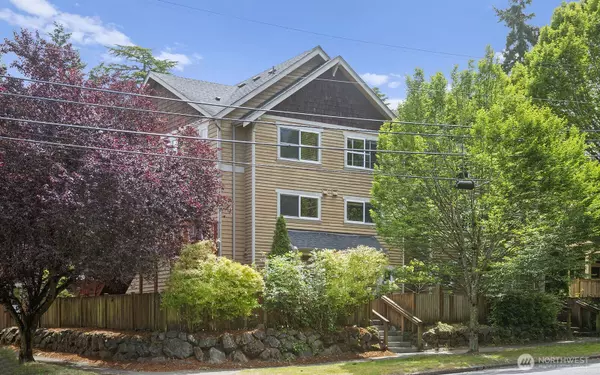 9400 35th AVE SW, Seattle, WA 98126