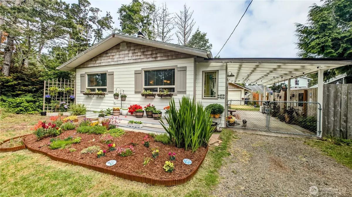 Ocean Park, WA 98640,1215 273rd PL