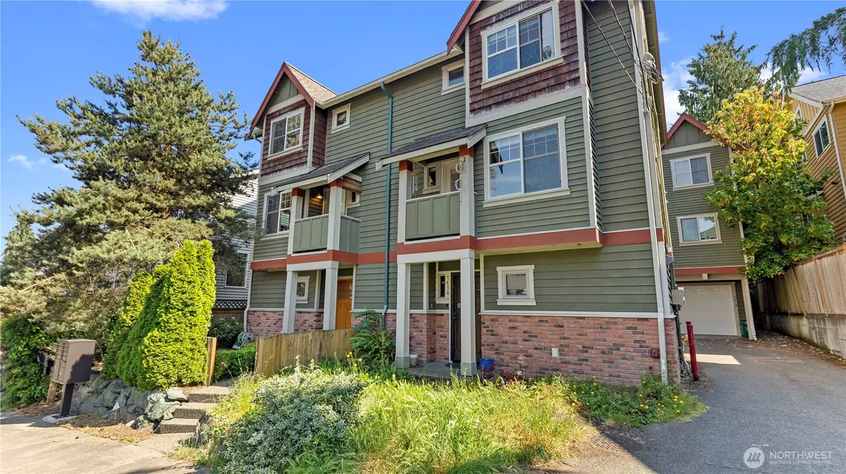 Seattle, WA 98103,743 94th ST N #B