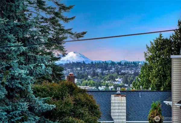 Seattle, WA 98109,1902 Bigelow AVE N #301