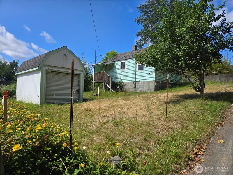 2572 Perry Ave, Bremerton, WA 98310