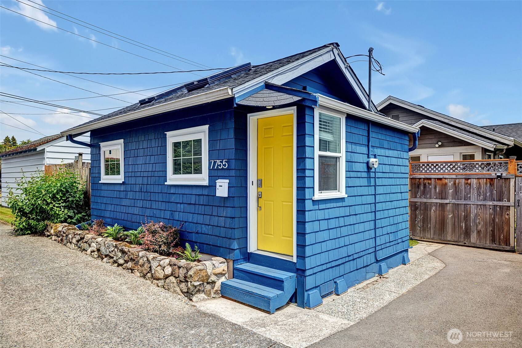7755 Earl AVE NW, Seattle, WA 98117