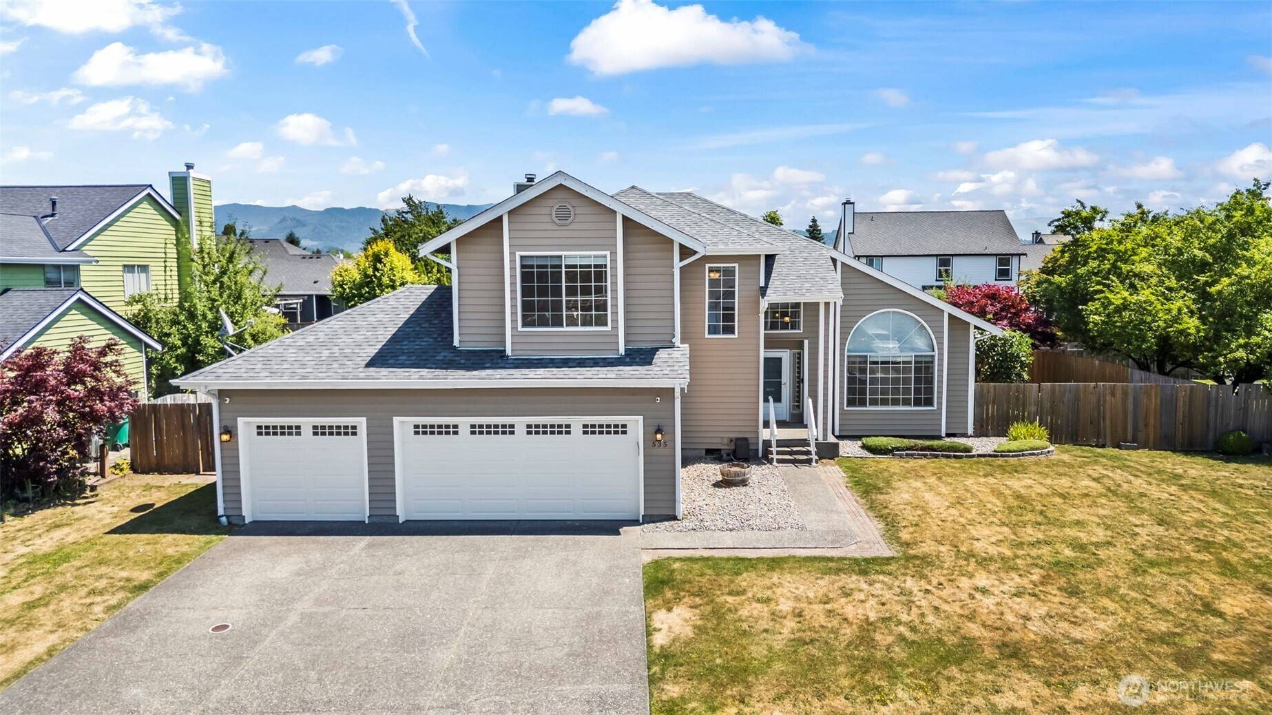 535 Blanchat CT, Enumclaw, WA 98022