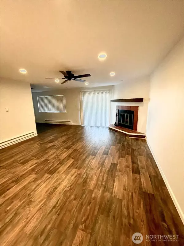 Oak Harbor, WA 98277,645 NW Atalanta WAY #203