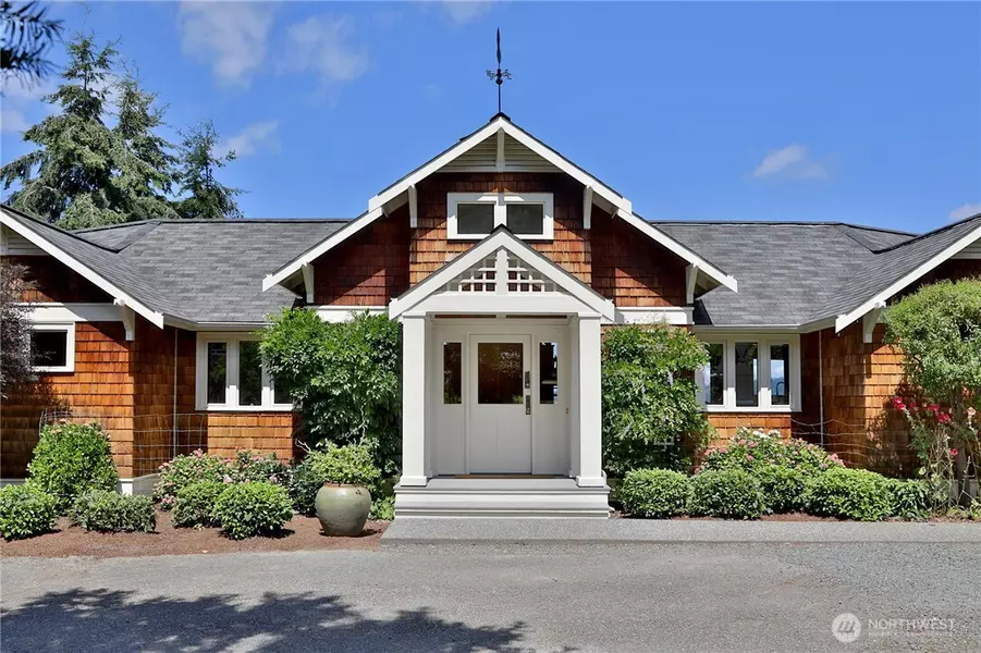4415 Honeymoon Bay RD, Greenbank, WA 98253