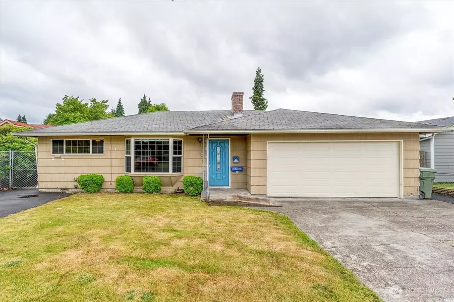 2 Terry CT, Longview, WA 98632