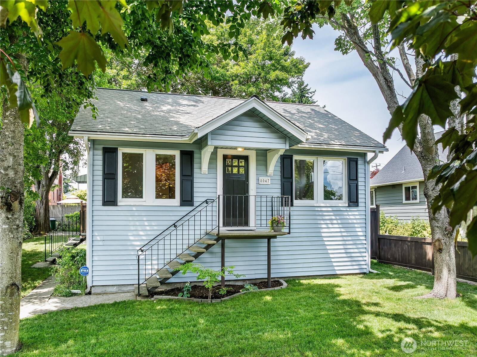 8047 Earl AVE NW, Seattle, WA 98117