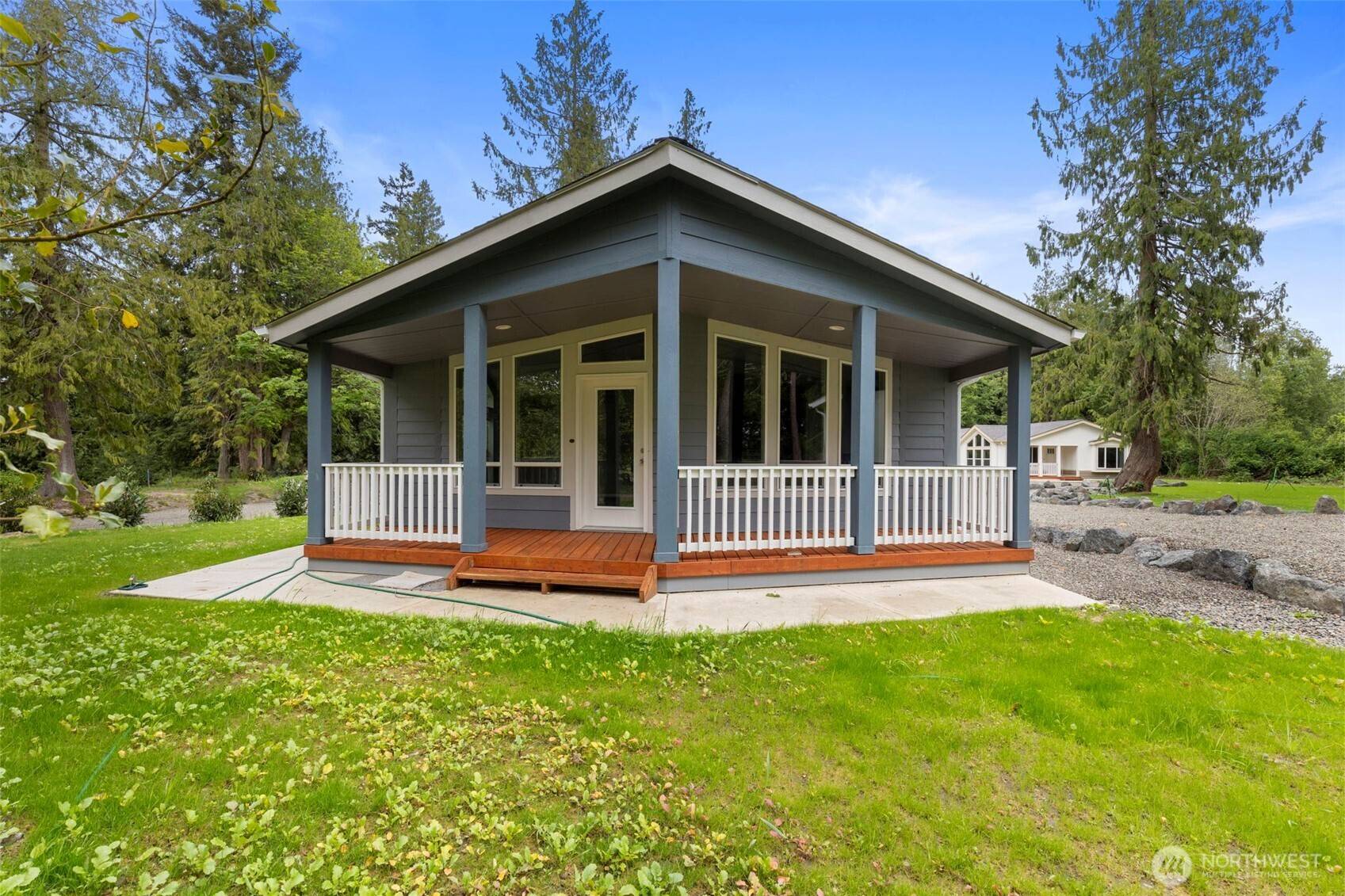 10 Loretta LN, Port Hadlock, WA 98339