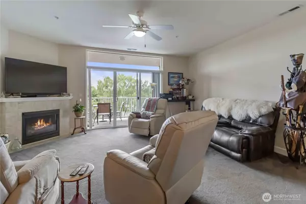 Longview, WA 98632,1548 River RD #301