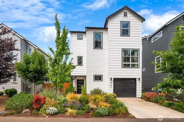9700 Lindsay PL S, Seattle, WA 98118