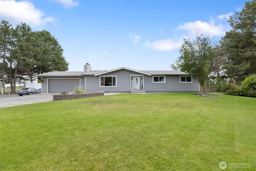 2351 Admiral RD NE, Moses Lake, WA 98837