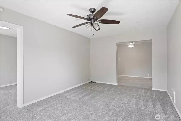 Kelso, WA 98626,904 N 7th AVE